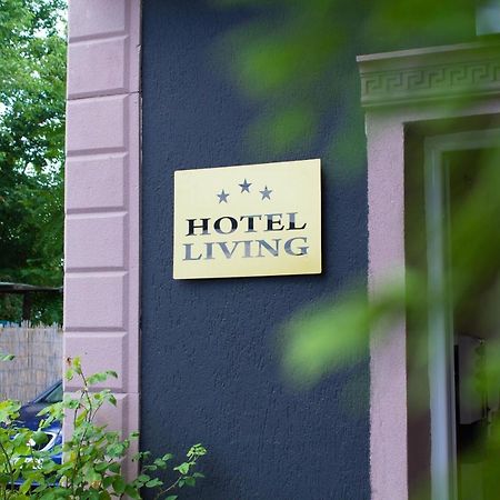 Hotel Living Suto Orizari Εξωτερικό φωτογραφία