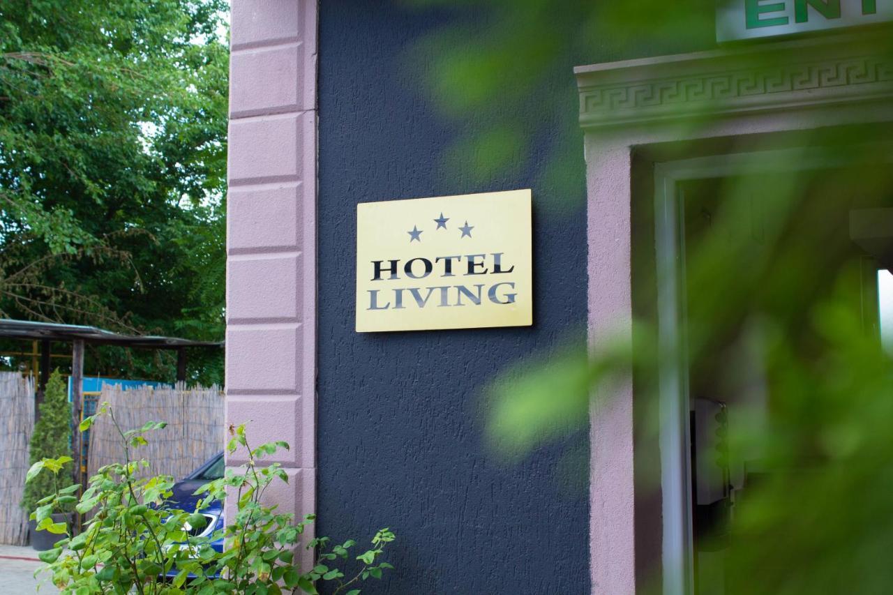 Hotel Living Suto Orizari Εξωτερικό φωτογραφία