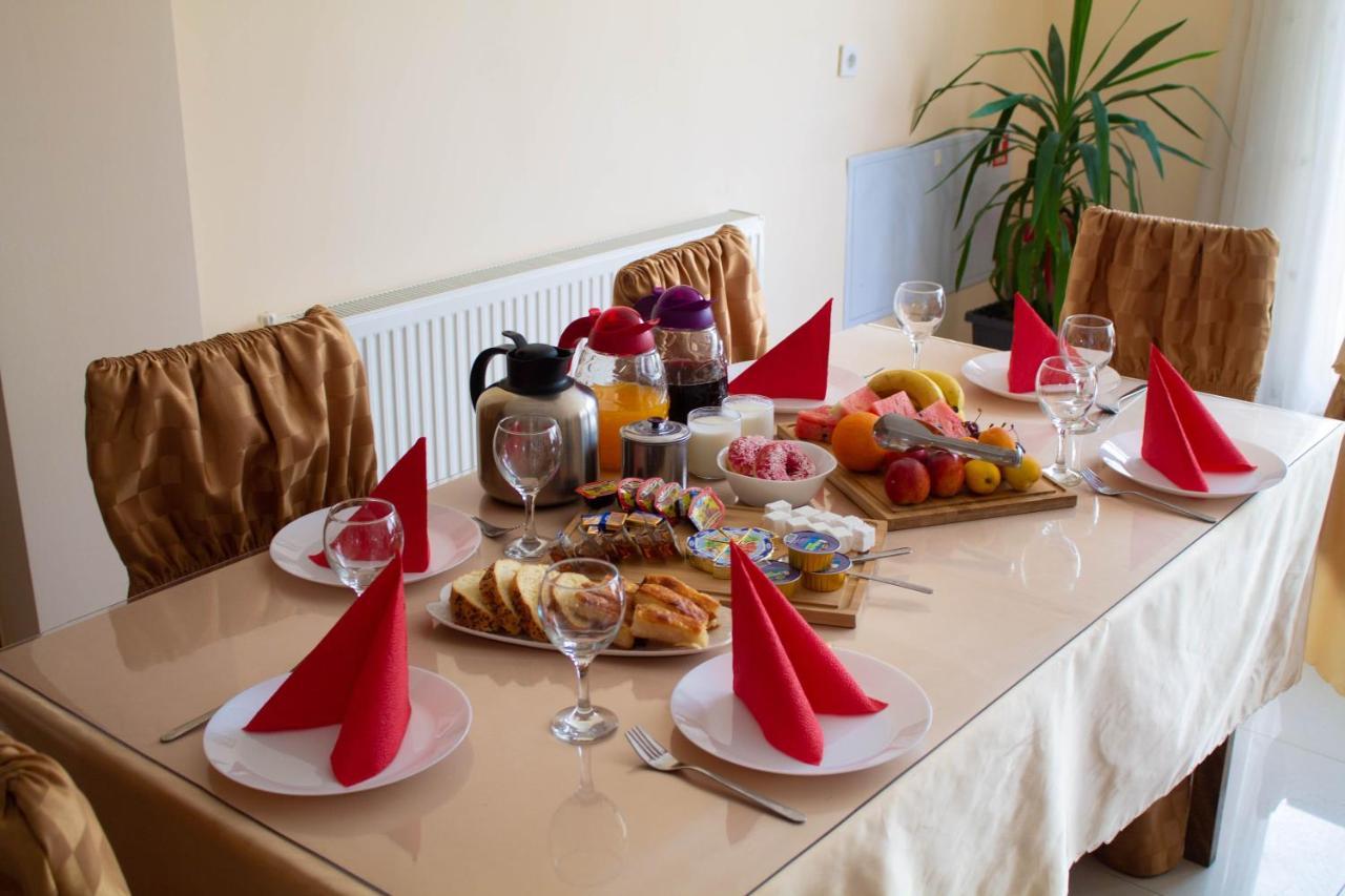 Hotel Living Suto Orizari Εξωτερικό φωτογραφία