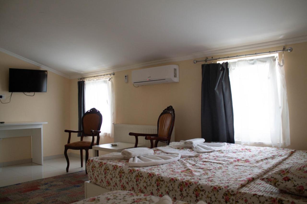 Hotel Living Suto Orizari Εξωτερικό φωτογραφία