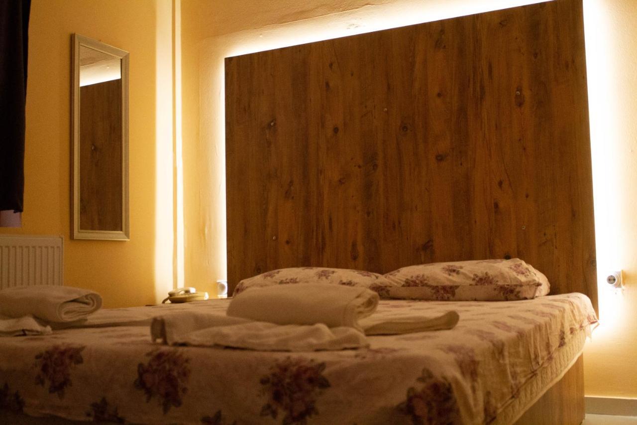 Hotel Living Suto Orizari Εξωτερικό φωτογραφία