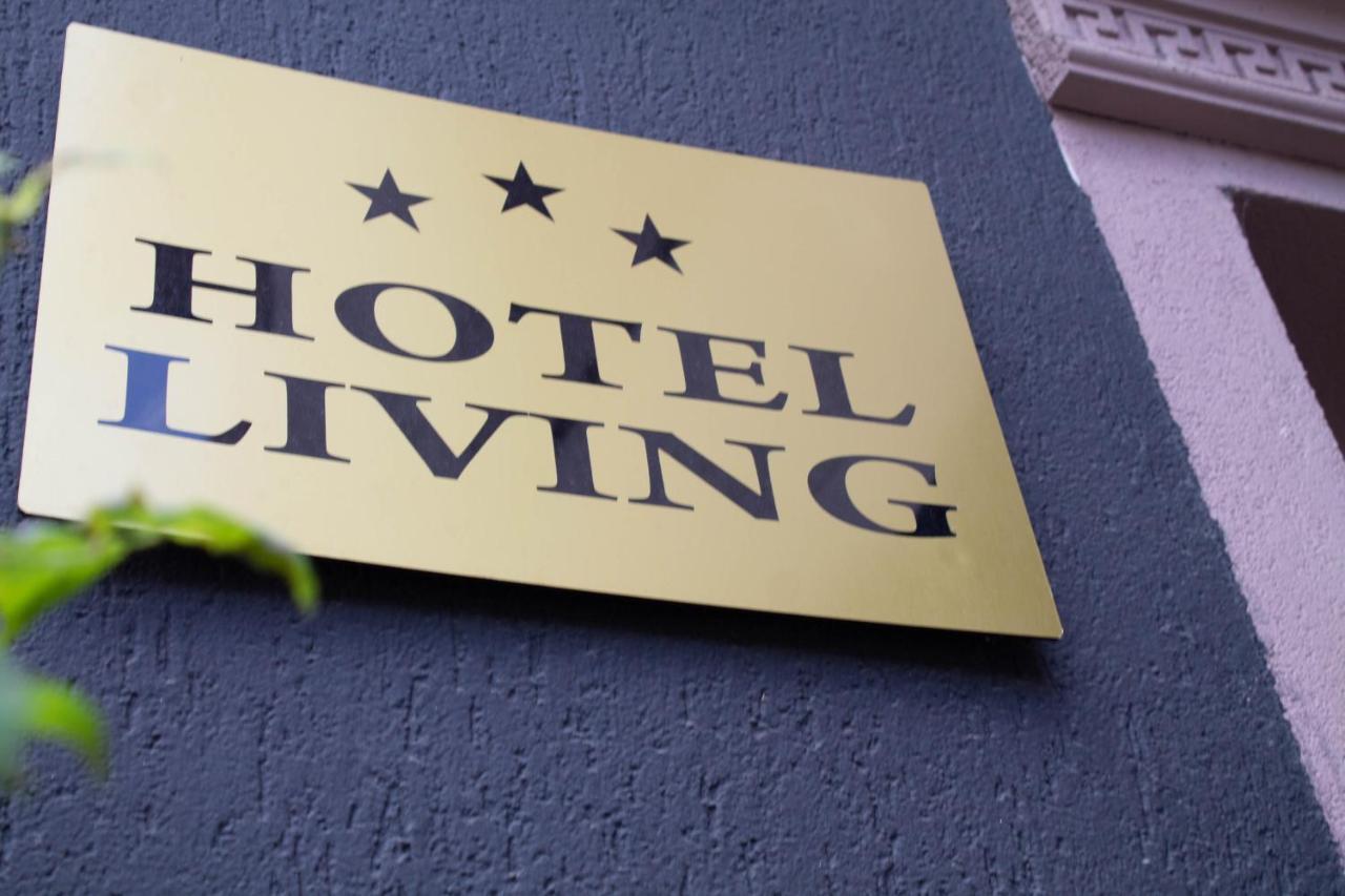 Hotel Living Suto Orizari Εξωτερικό φωτογραφία