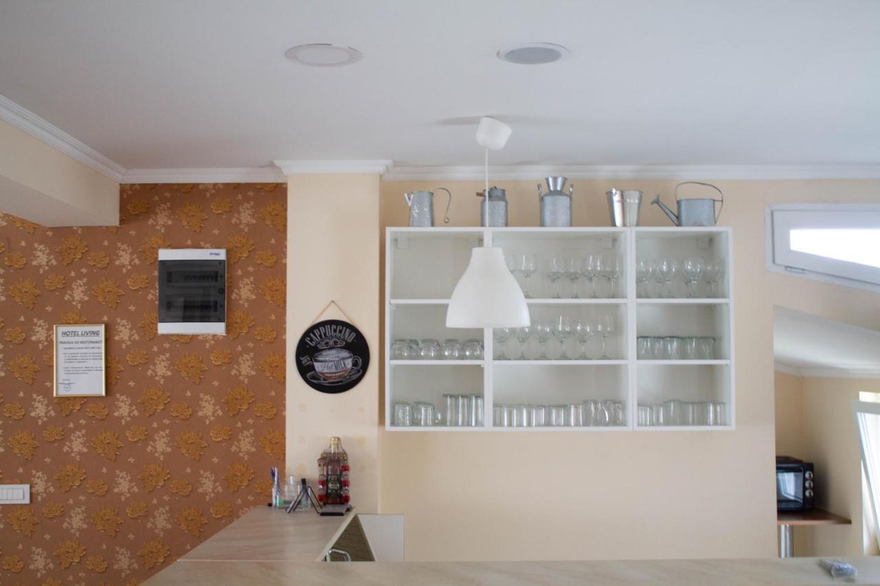 Hotel Living Suto Orizari Εξωτερικό φωτογραφία