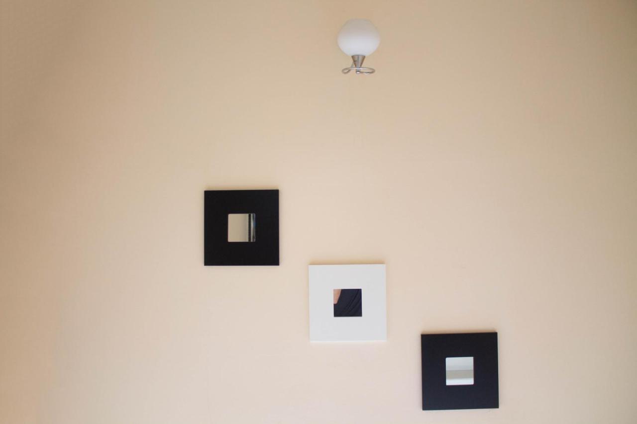 Hotel Living Suto Orizari Εξωτερικό φωτογραφία
