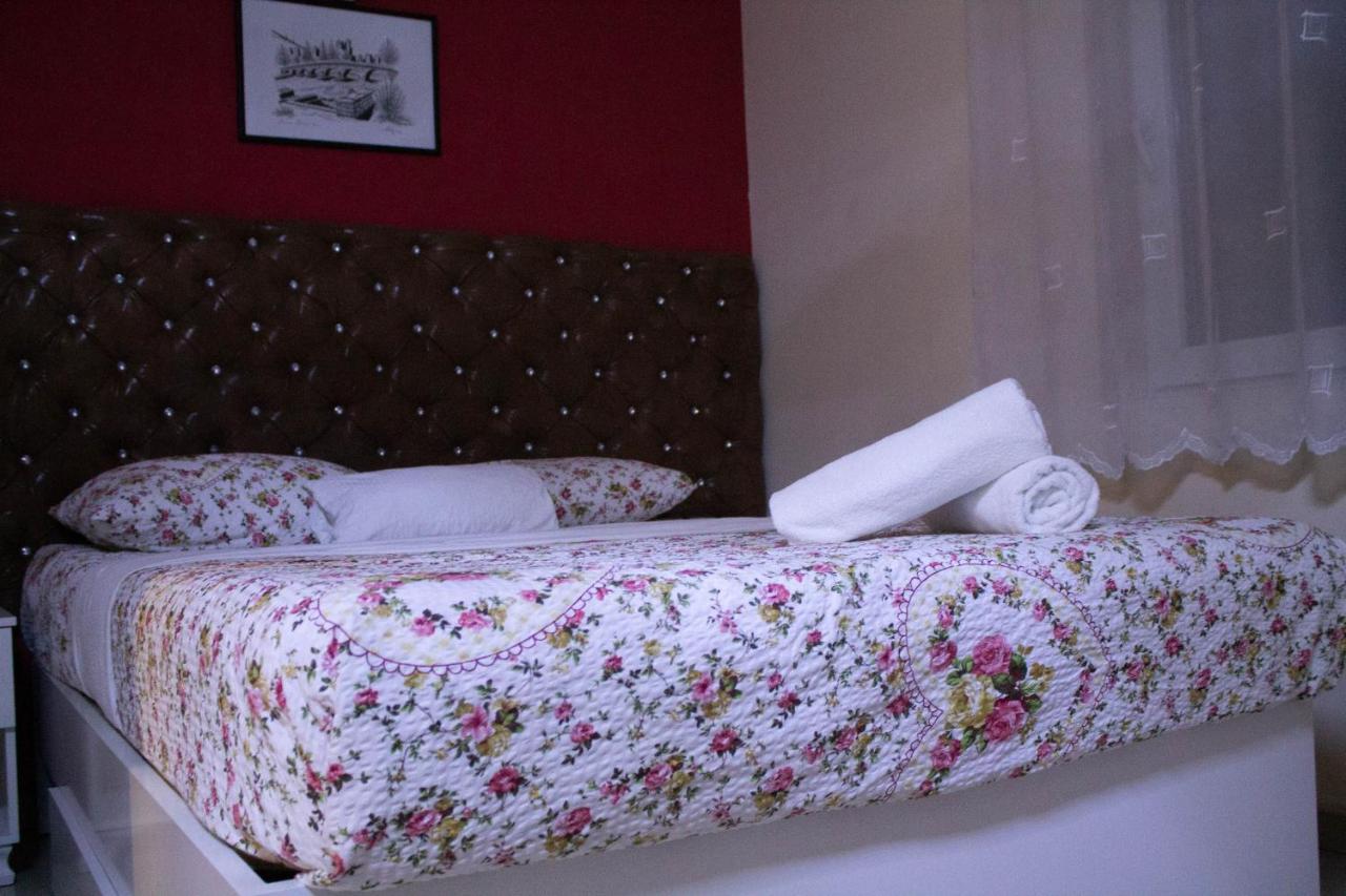 Hotel Living Suto Orizari Εξωτερικό φωτογραφία