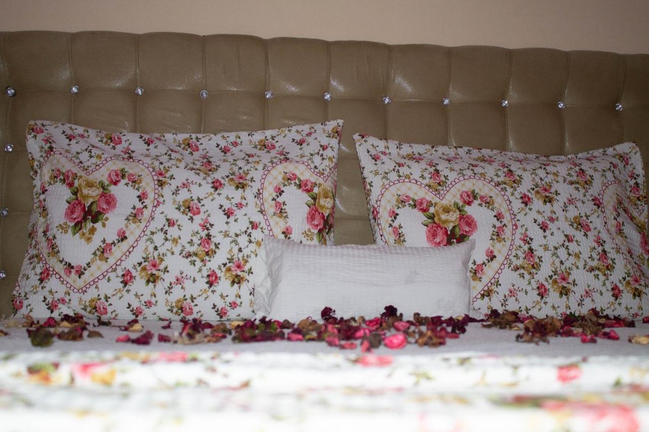 Hotel Living Suto Orizari Εξωτερικό φωτογραφία