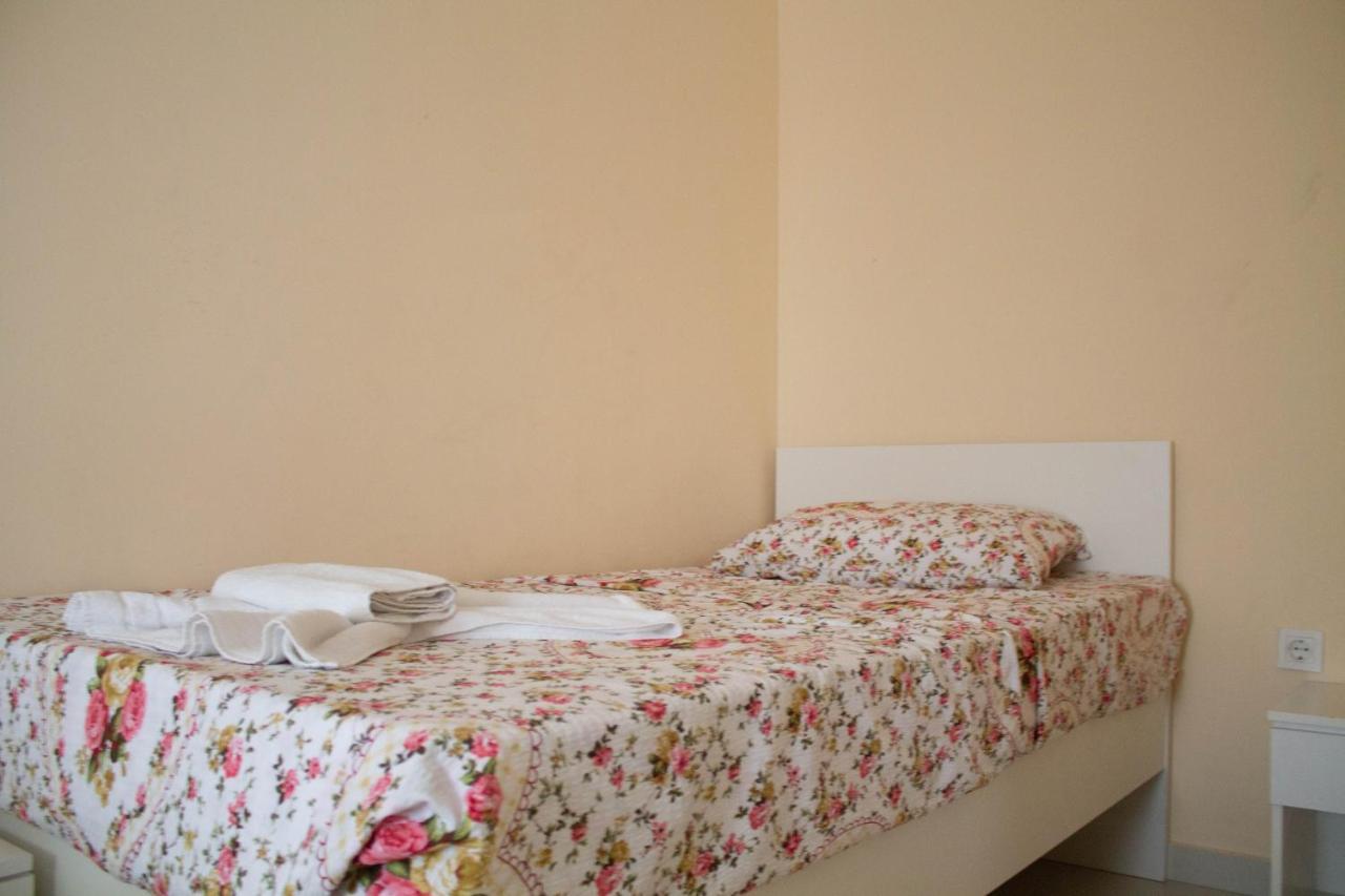 Hotel Living Suto Orizari Εξωτερικό φωτογραφία