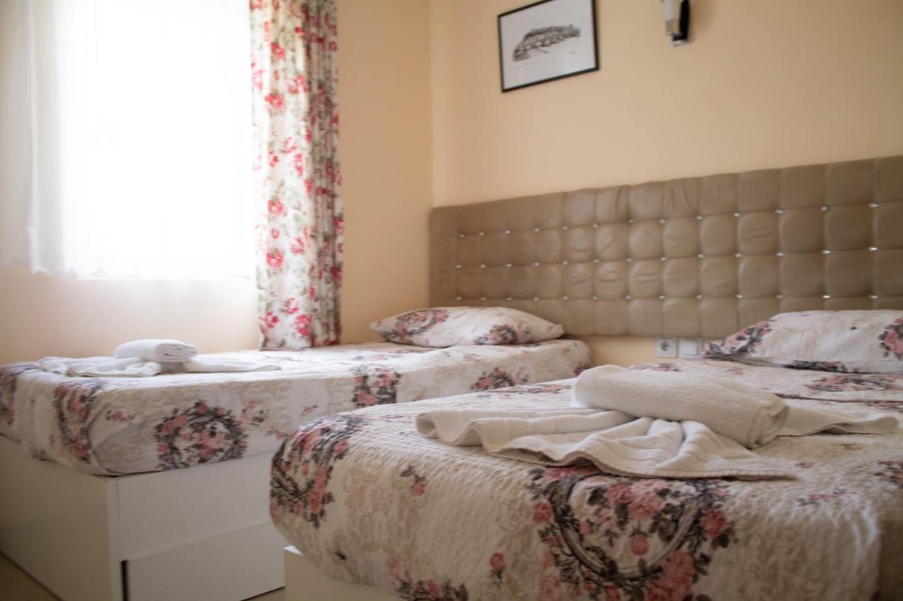Hotel Living Suto Orizari Εξωτερικό φωτογραφία