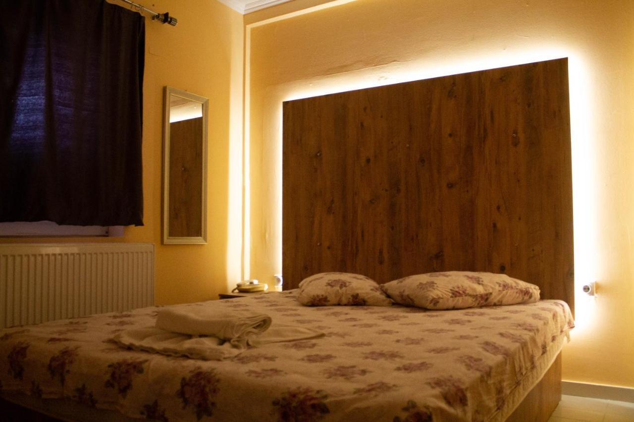 Hotel Living Suto Orizari Εξωτερικό φωτογραφία