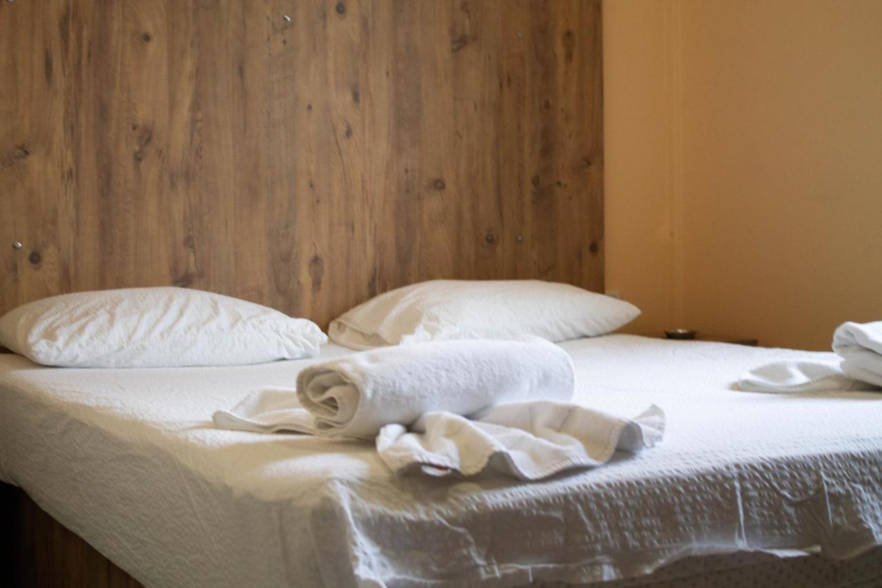 Hotel Living Suto Orizari Εξωτερικό φωτογραφία