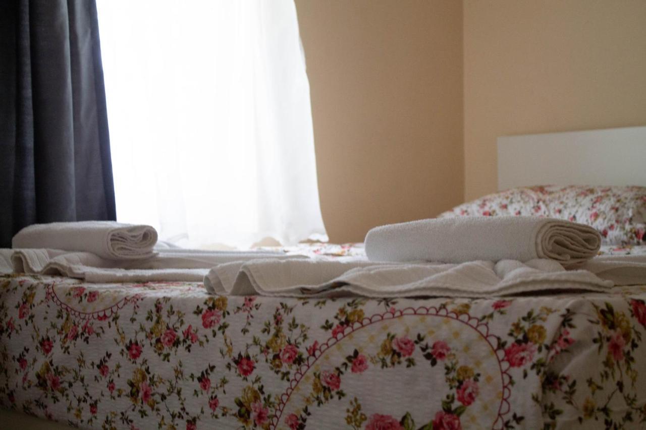 Hotel Living Suto Orizari Εξωτερικό φωτογραφία