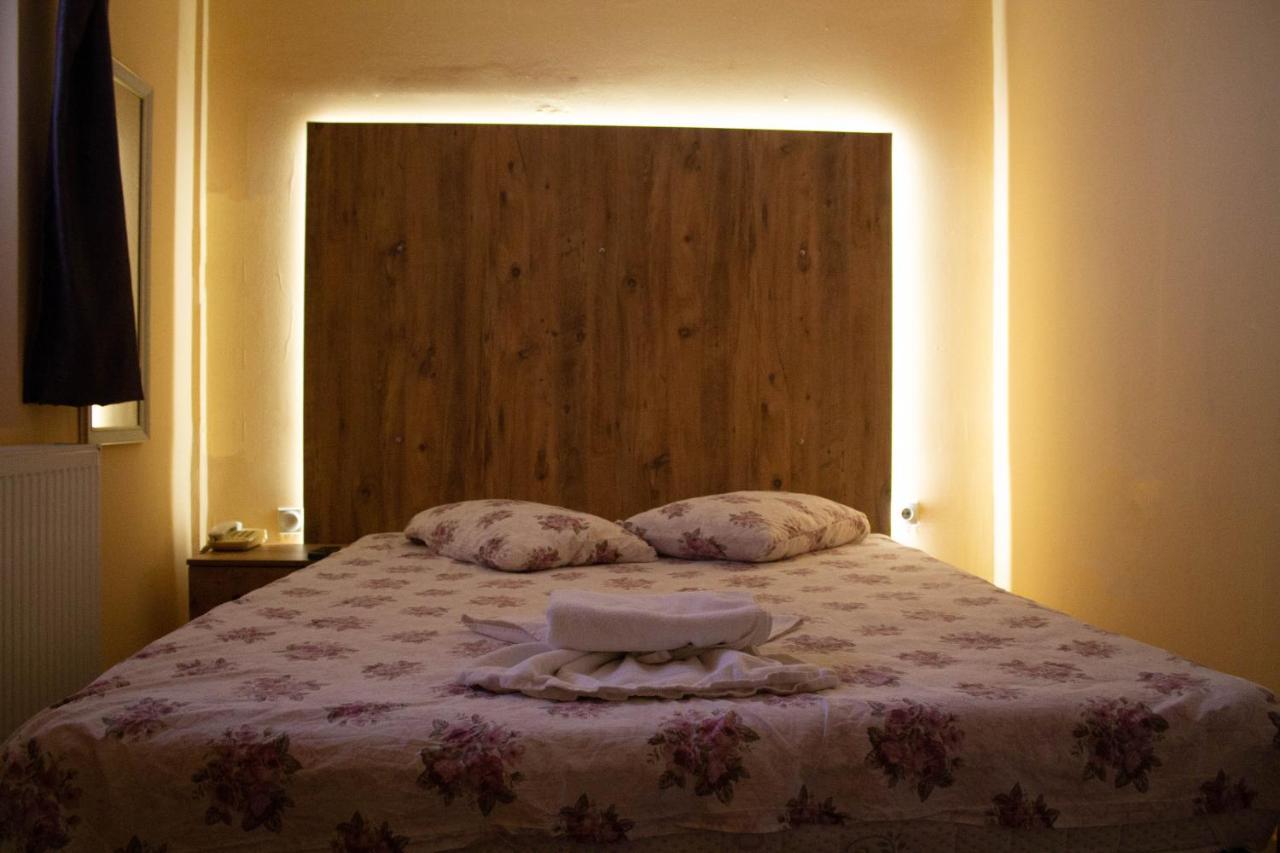 Hotel Living Suto Orizari Εξωτερικό φωτογραφία