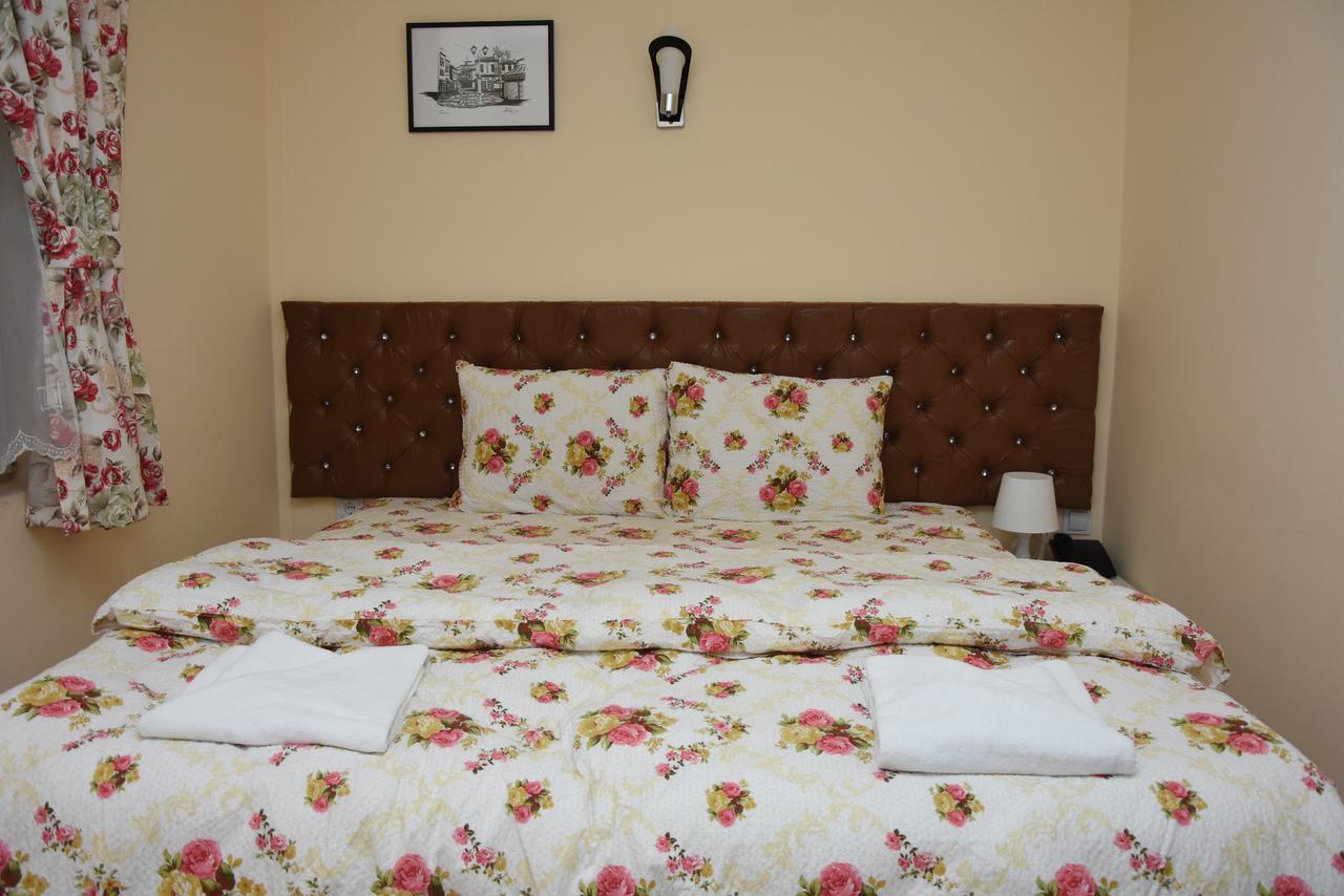 Hotel Living Suto Orizari Εξωτερικό φωτογραφία