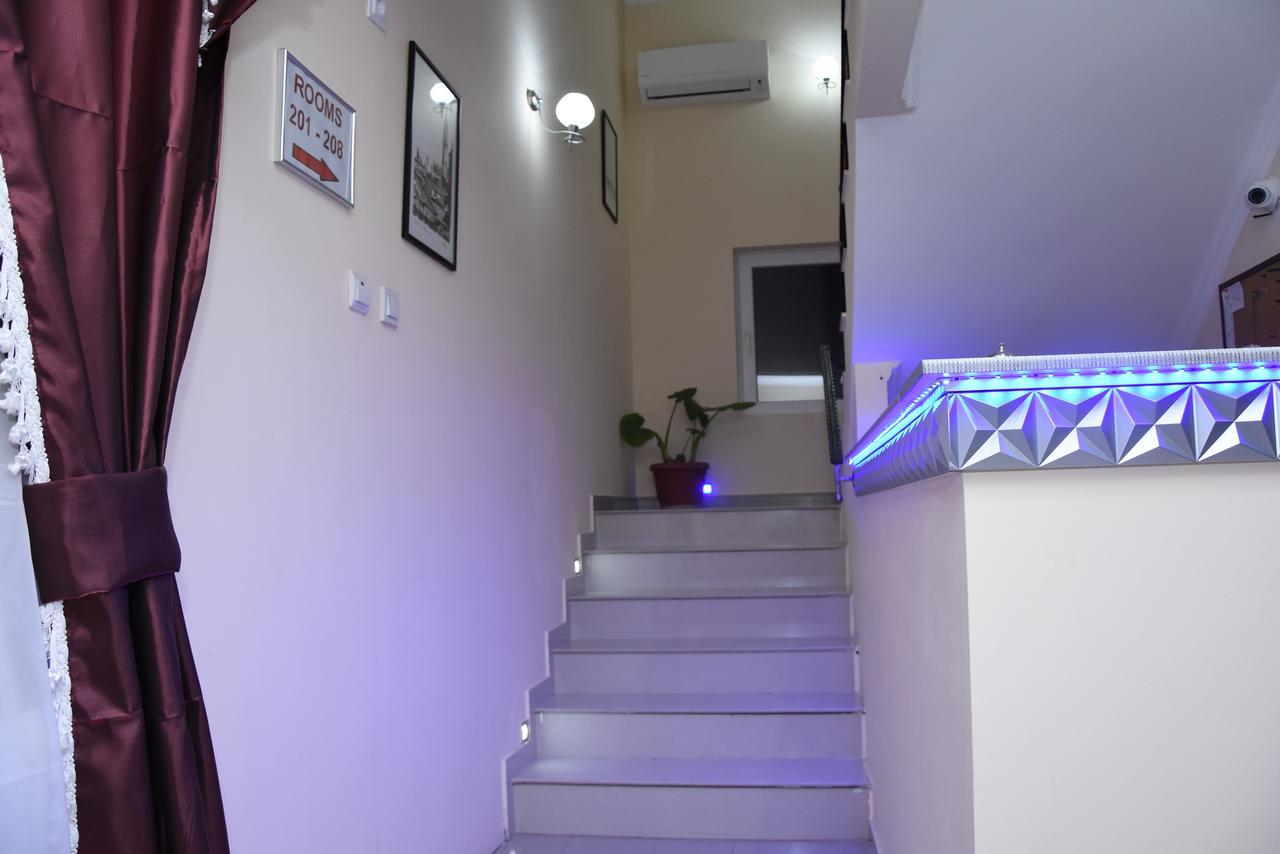 Hotel Living Suto Orizari Εξωτερικό φωτογραφία